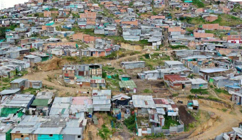 CAF lanzará fondo de la Prosperidad por US$ 1.200 millones para reducción de pobreza en Colombia CAF lanzará fondo de la Prosperidad por US$ 1.200 millones para reducción de pobreza en Colombia