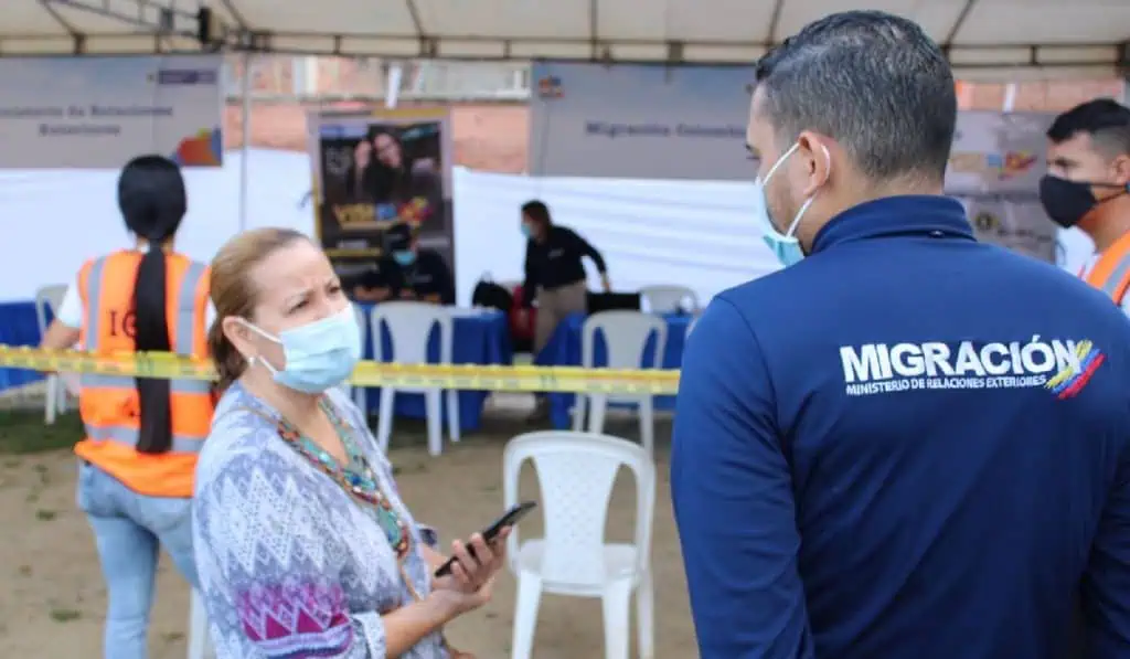 Migración Colombia planea entregar 60.000 permisos a migrantes en siete días Colombia prepara entrega de identificación a venezolanos con Estatuto de Protección Temporal