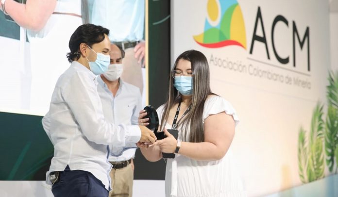 Valora Analitik ganó premio de periodismo de la Asociación Colombiana de Minería