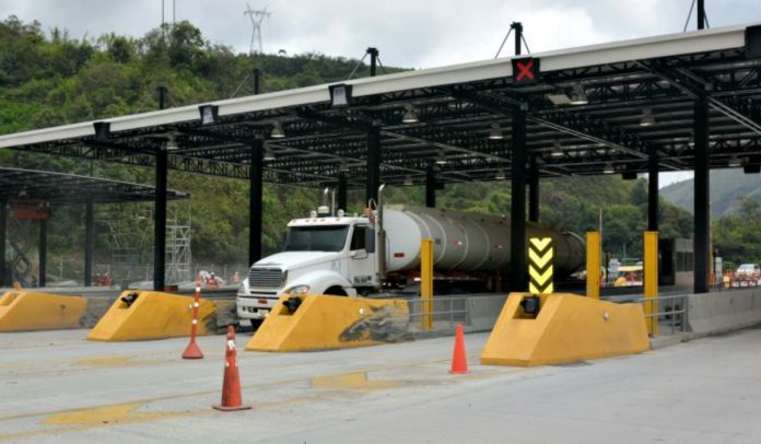 MinHacienda señala que aún no subirá el precio de los peajes en Colombia.