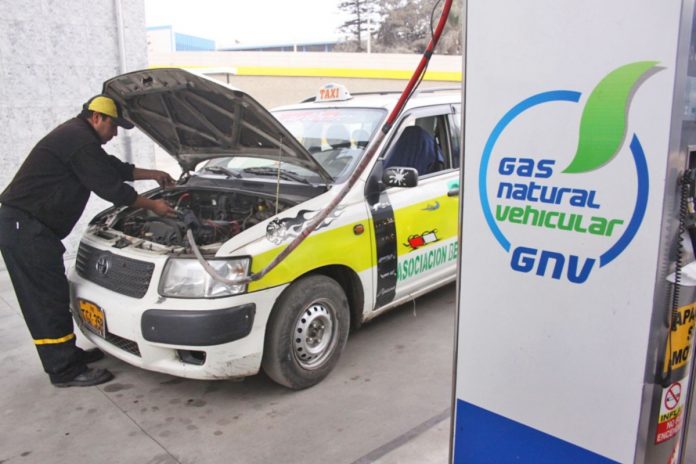 Conversión de vehículos de gasolina a gas natural en 2023 subió 63%