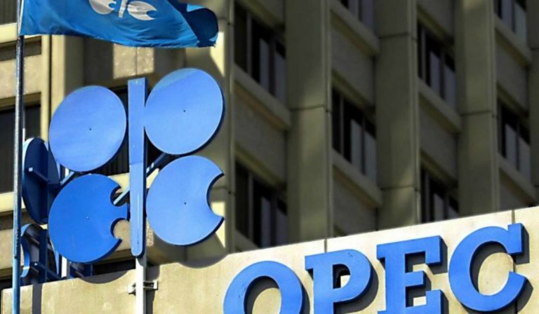 Ministros de la OPEP+ ven poco probable ajustar plan actual de producción de petróleo como pidió Trump
