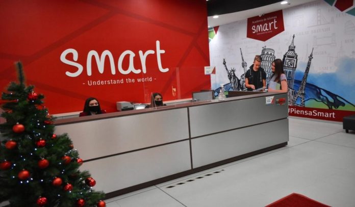 Smart otorgará becas para aprender inglés o francés a los mejores ICFES del país