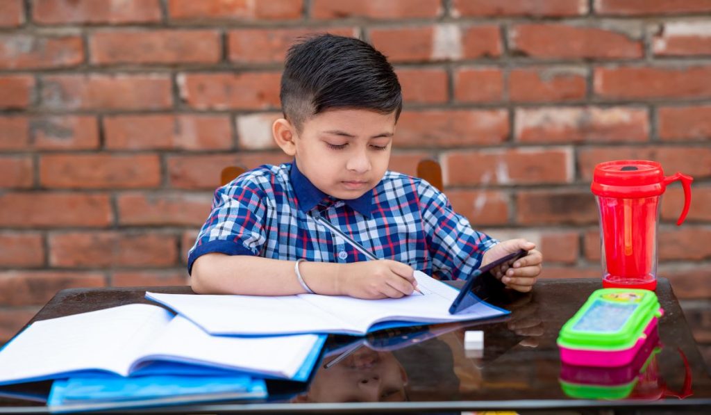 Lenovo y Motorola lanzan campaña para estudiantes colombianos