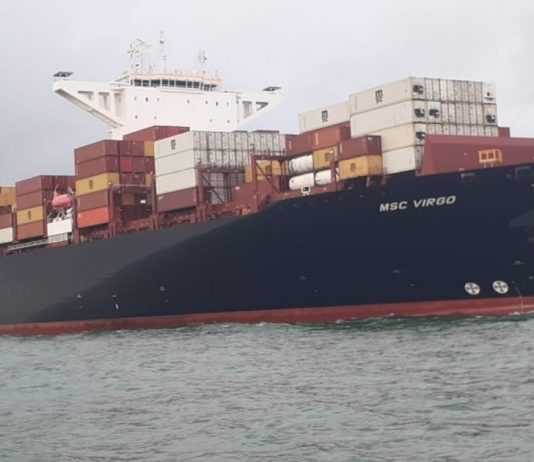 El buque de contenedores más grande que ha llegado a Colombia atracó en Buenaventura