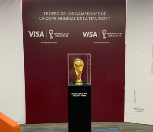 El Trofeo de los Campeones de la Copa Mundial de la FIFA 2022 está en Colombia.