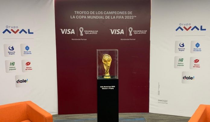 El Trofeo de los Campeones de la Copa Mundial de la FIFA 2022 está en Colombia.