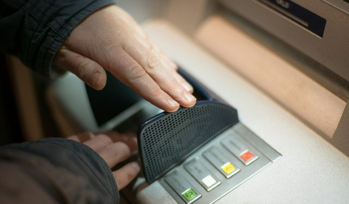 Fraude-Tarjetas Es más alto el riesgo de ser víctima de un fraude con tarjetas de crédito. Foto: Archivo.