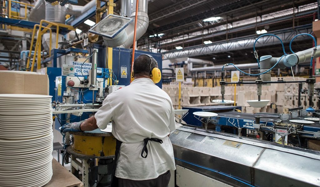 Corona expande presencia en EE. UU. y adquiere Blackwood Industries