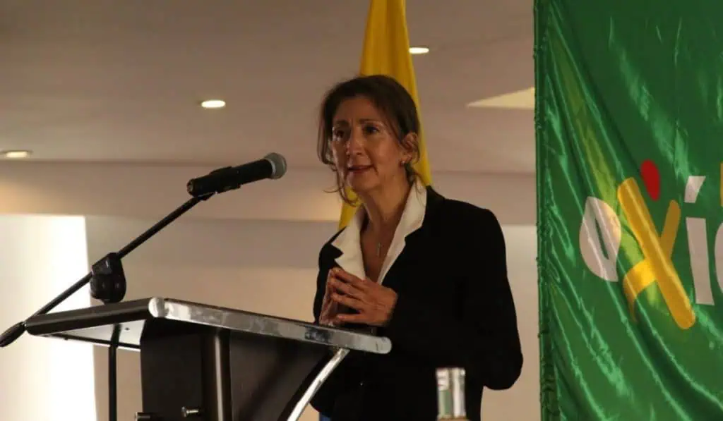 Íngrid Betancourt confirma su precandidatura a la Presidencia de Colombia Íngrid Betancourt confirma su precandidatura a la Presidencia de Colombia