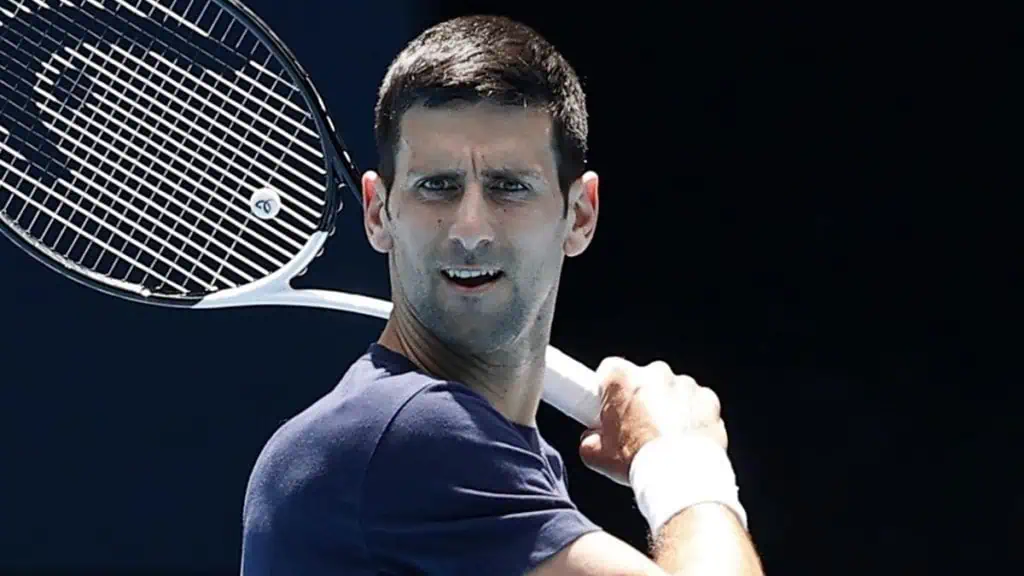 Novak Djokovic, a poner la cara a sus patrocinadores Novak Djokovic, a poner la cara a sus patrocinadores