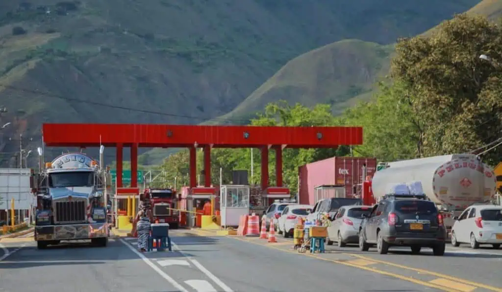 Gobierno Petro volvería a subir las tarifas de peajes desde este 1 de agosto Invías peaje