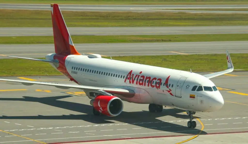 Avianca venderá alimentos, bebidas y otros productos en vuelos en América Aerolíneas