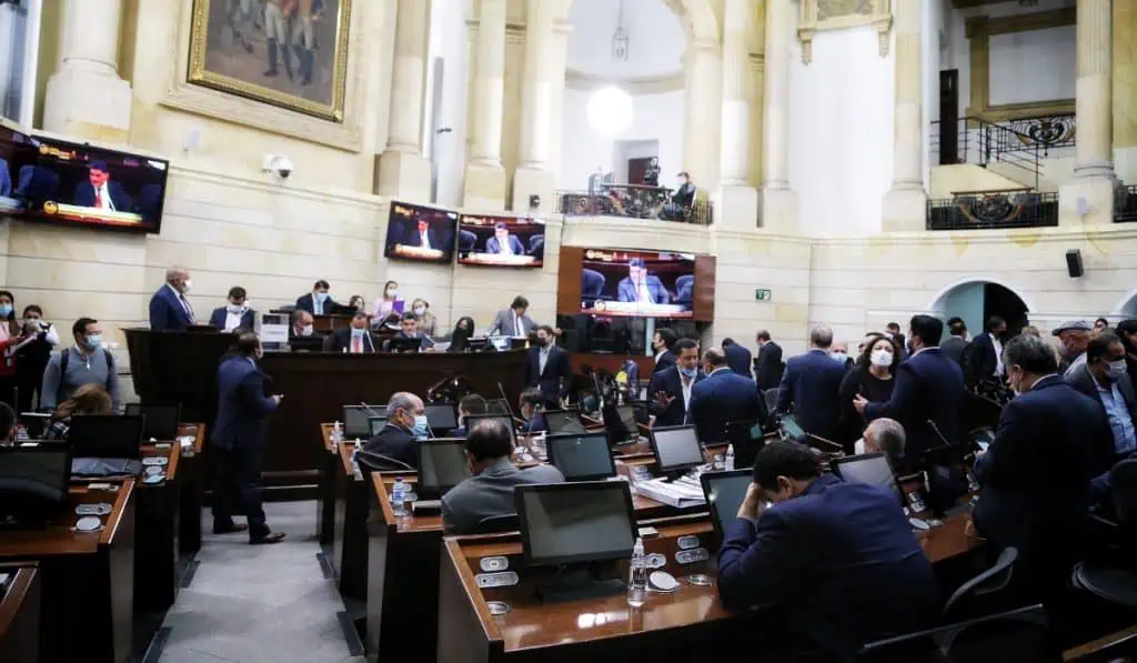 Salario de congresistas en Colombia aumenta a $35 millones Salario de congresistas en Colombia aumenta a $35 millones