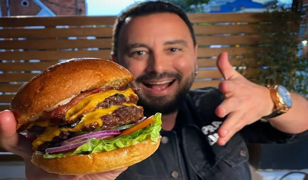 Burger Master vendió 2.9 millones de hamburguesas en Colombia este 2024 Burger Máster.