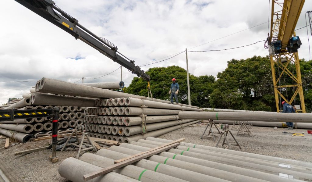 Enel-Codensa instaló los primeros postes ecológicos del país