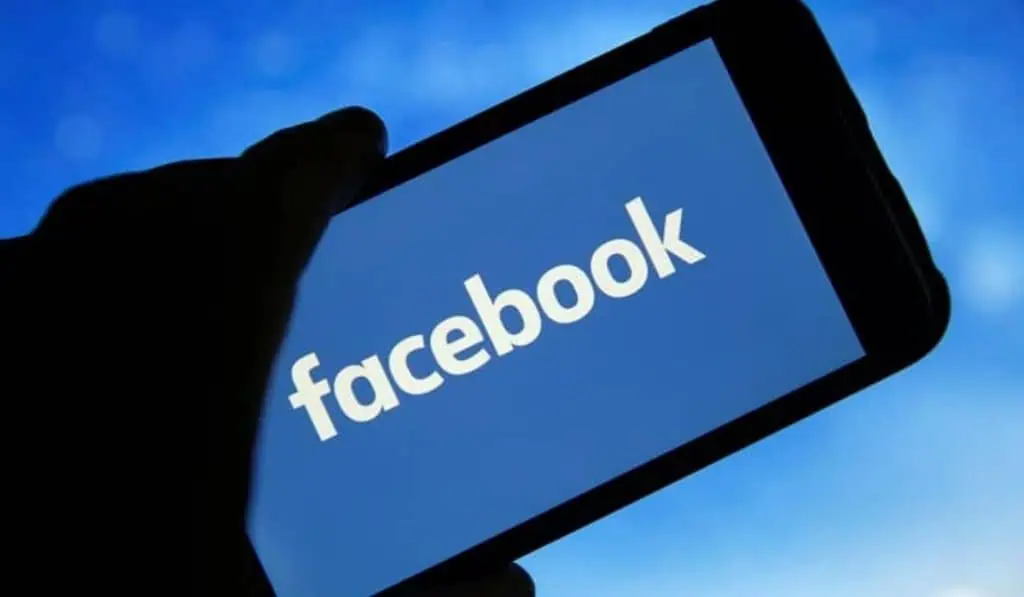 Facebook cumple la mayoría de edad: esta es su historia en 18 años y lo que viene Facebook cumple la mayoría de edad: esta es su historia en 18 años y lo que viene