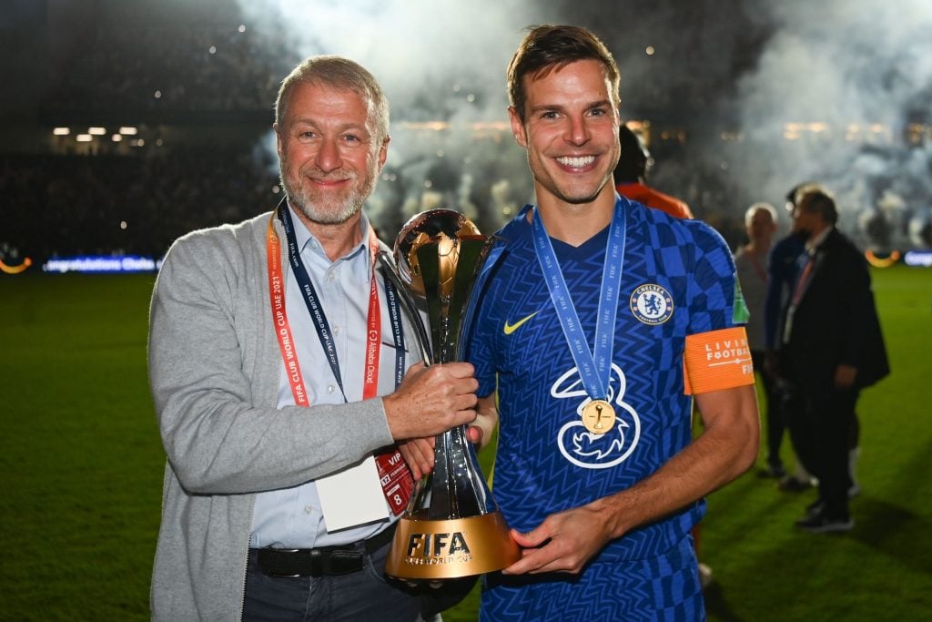 Después de 20 años, Abramovich cede la gestión del Chelsea