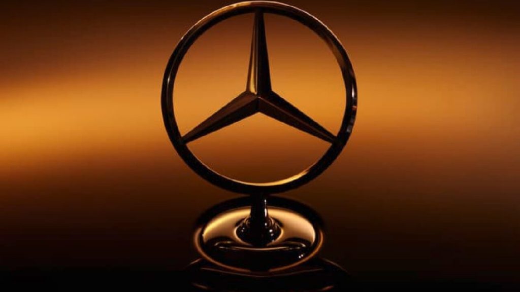 Mercedes-Benz prevé producción solo de vehículos eléctricos en mediano plazo