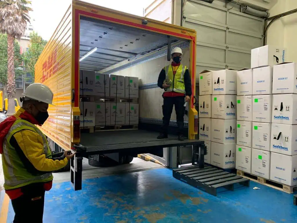 Nuevo lote de vacunas de Pfizer aterrizó en Colombia Nuevo lote de vacunas de Pfizer aterrizó en Colombia
