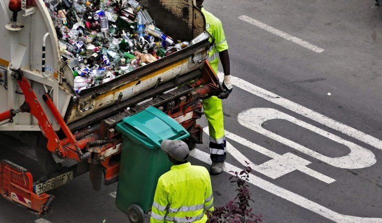 Desde agosto, 11 millones de hogares en Colombia tendrán reducción en tarifas de aseo