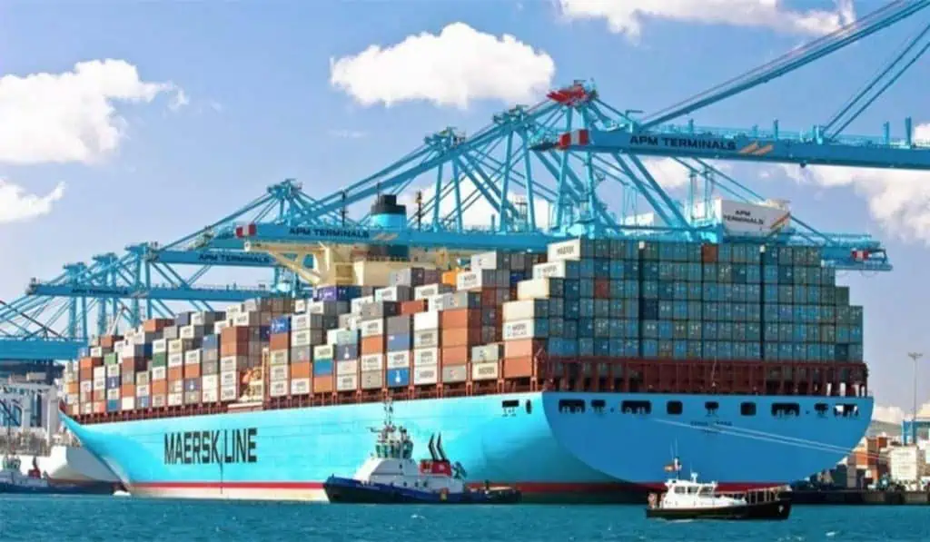 La naviera Maersk suspende operación y transporte de contenedores a Rusia La naviera Maersk suspende operación y transporte de contenedores a Rusia