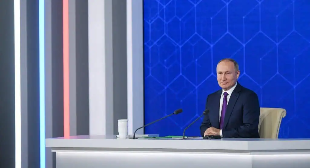 Vladímir Putin amenaza a mercenarios de Wagner con unirse al Ejército o irse al exilio Vladímir Putin amenaza a mercenarios de Wagner con unirse al Ejército o irse al exilio