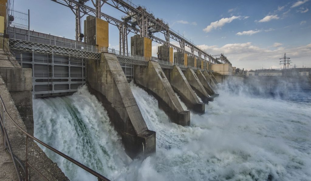 Generadores hidráulicos: No nos beneficiamos de altos precios de energía en bolsa