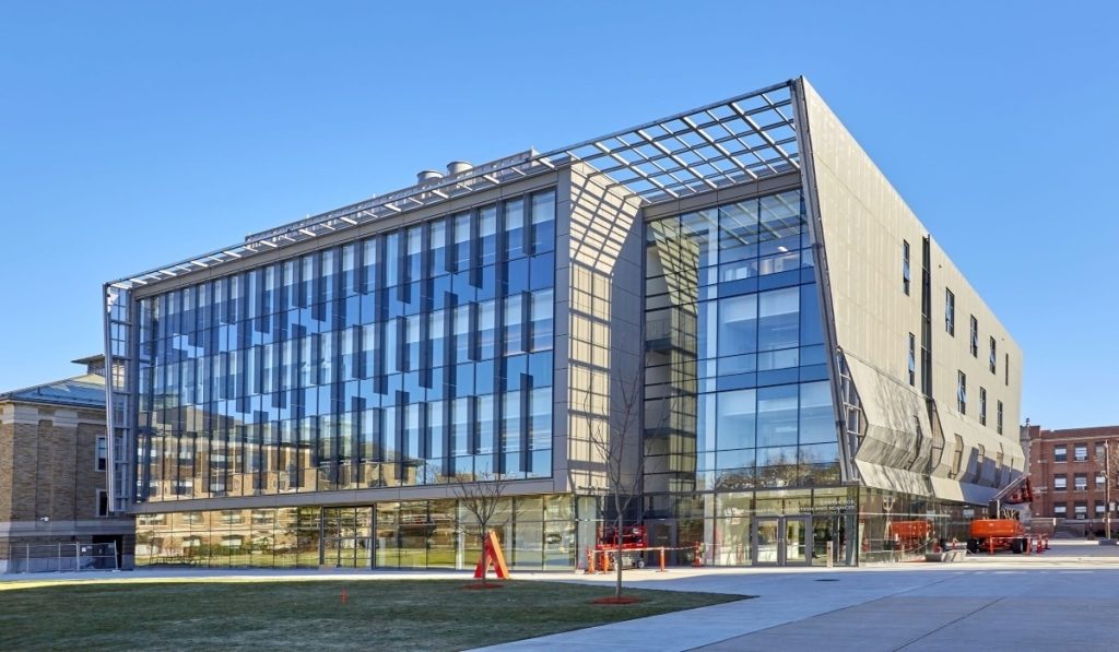 La empresa dedicada a la manufactura de ventanas de aluminio, vinilo, y vidrio arquitectónico, Tecnoglass.