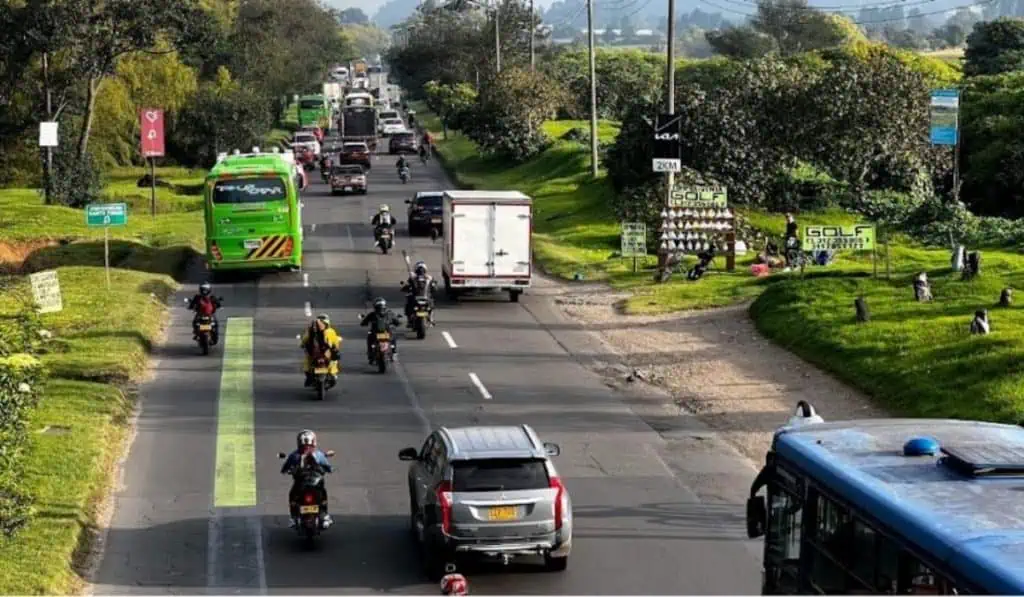 Venta de nuevos carros en Colombia repuntó 11,4 % en primer semestre de 2022 Ampliación Autopista Norte