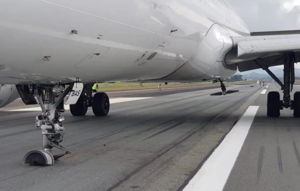 Avión de Latam tuvo aterrizar de emergencia en Rionegro, Colombia; situación está controlada Avión de Latam tuvo aterrizar de emergencia en Rionegro, Colombia; situación está controlada