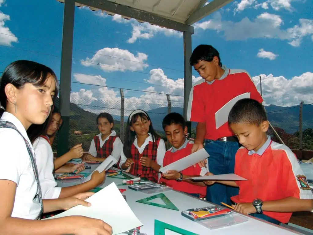 Empresarios colombianos se le midieron a presentar propuestas para aumentar calidad educativa Empresarios colombianos se le midieron a presentar propuestas para aumentar calidad educativa