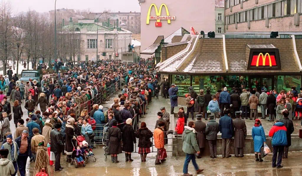 McDonald’s cerrará temporalmente 850 locales en Rusia McDonald’s cerrará temporalmente 850 locales en Rusia