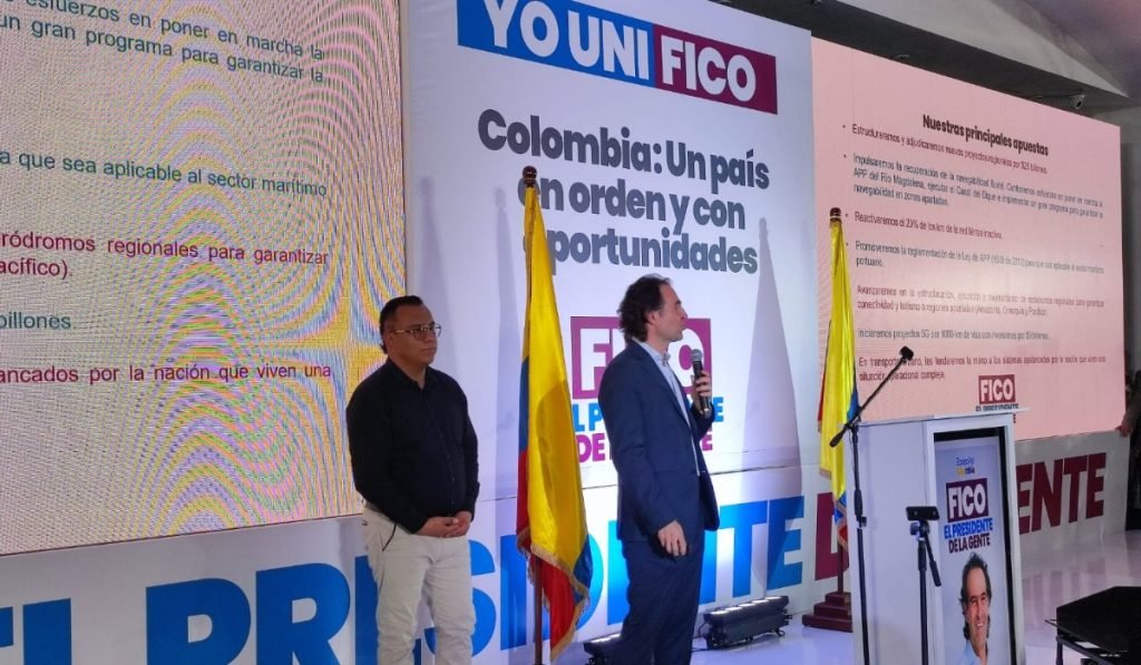 ‘Fico’ Gutiérrez presenta programa de gobierno; no prevé impuestos "excesivos a clase media"