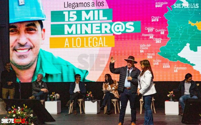 Flor_Acero_la_No_15_000_entre_los_mineros_formalizados_con_el