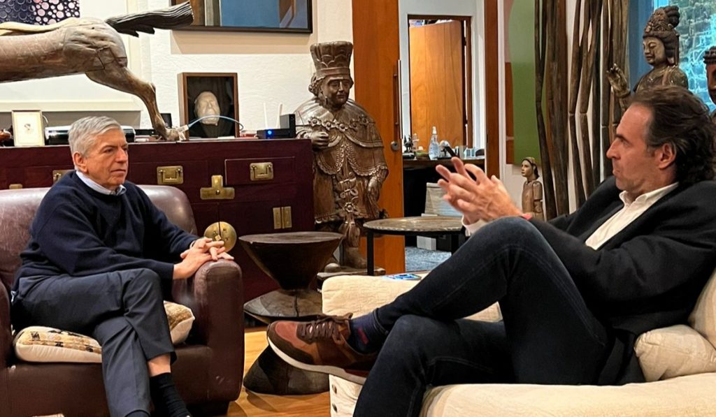 Elecciones Colombia: ‘Fico’ Gutiérrez llegará a primera vuelta con apoyo de liberales