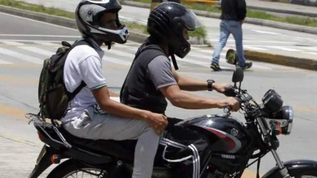 Uniandes revela qué tan efectivo es restringir parrillero en moto en Bogotá Uniandes revela qué tan efectivo es restringir parrillero en moto en Bogotá