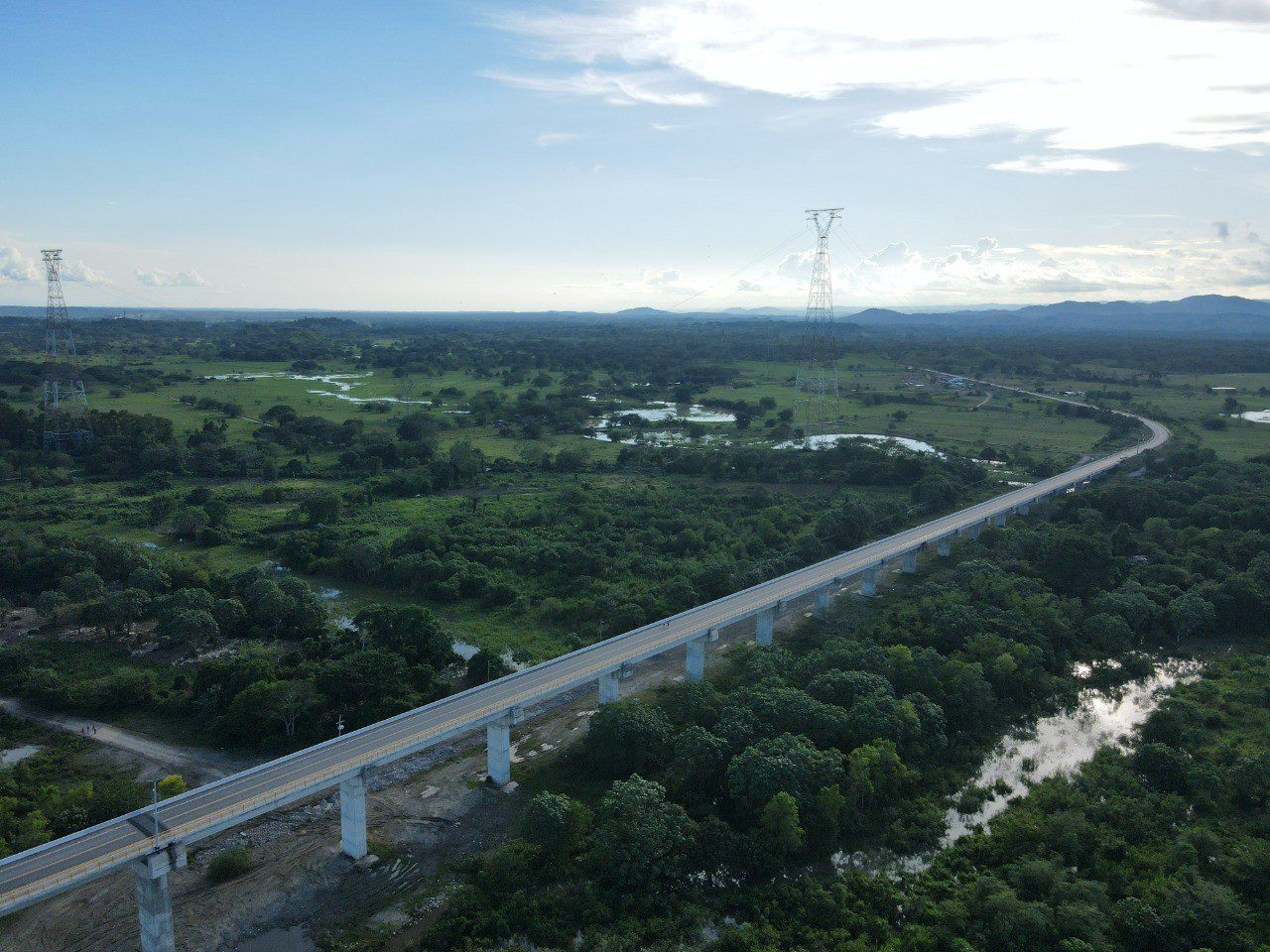 En fotos: así se abren paso, entre montañas, las vías 4G de Antioquia