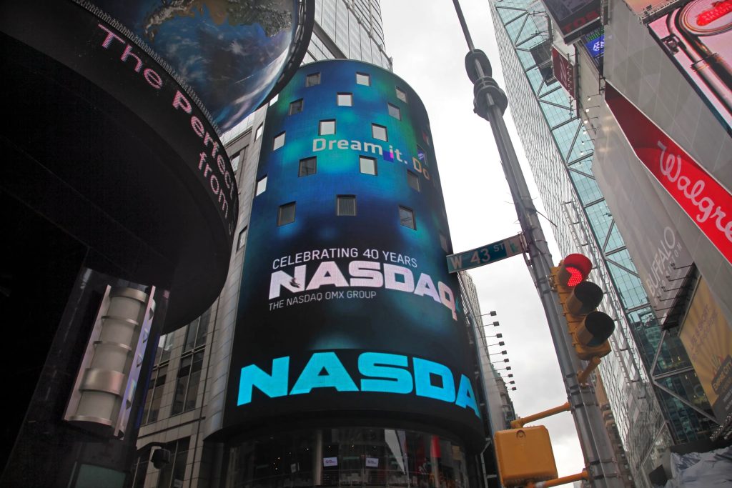S&P 500, Nasdaq caen el jueves, registran pérdidas semanales a medida que los inversores evalúan las ganancias y la inflación