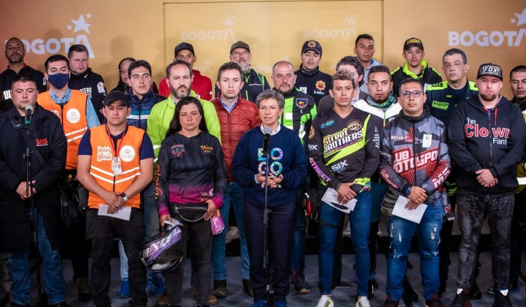 Restricción a parrillero en moto en Bogotá aplicará solo a hombres Restricción a parrillero en moto en Bogotá aplicará solo a hombres
