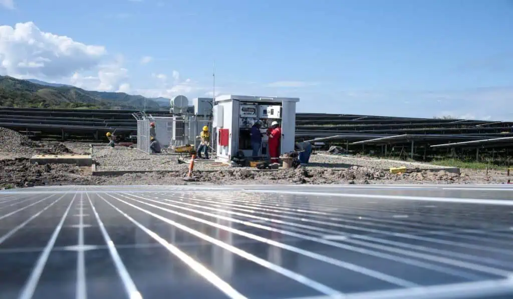 Celsia acelera construcción de granjas solares con $1 billón de inversión en Colombia Energía