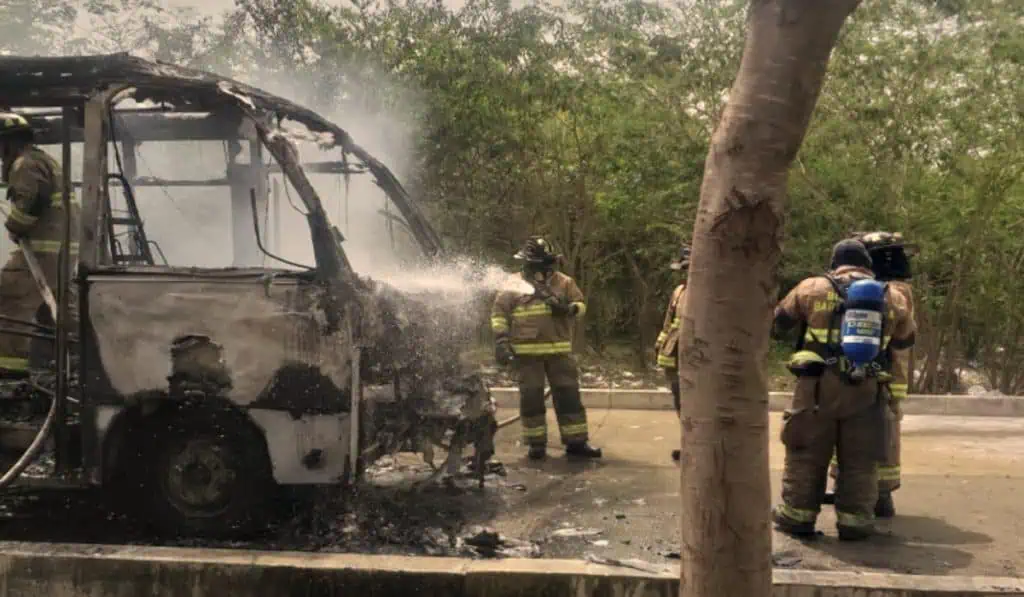 Paro armado en Colombia tras extradición de ‘Otoniel’ afecta economías de Urabá, costas Caribe y Pacífica Paro armado en Colombia tras extradición de ‘Otoniel’ afecta economías de Urabá, costas Caribe y Pacífica