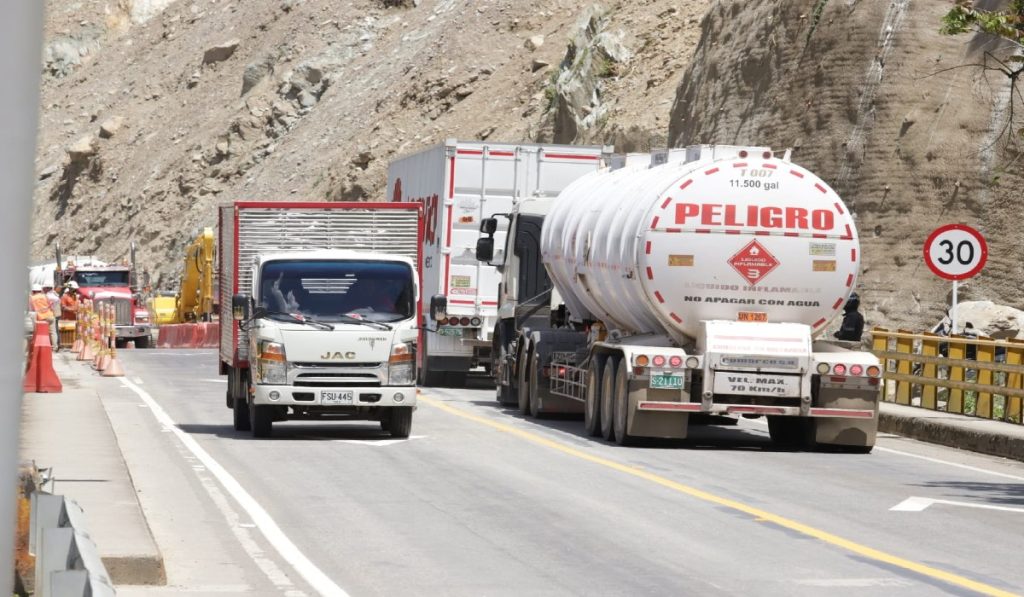 Mintransporte: no habrá restricciones de vehículos en corredores viales del país este domingo