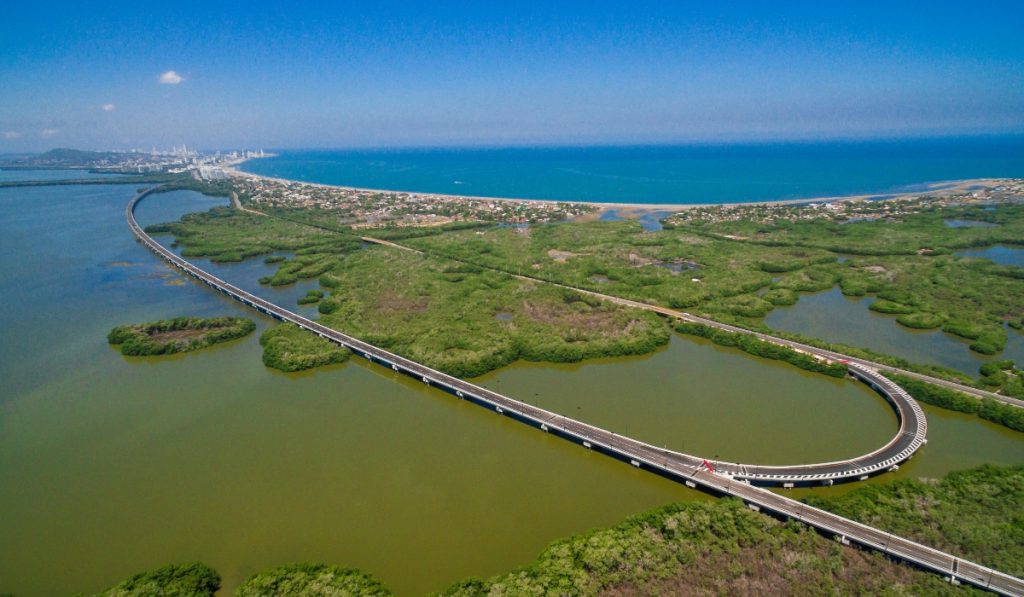 Los predios cercanos a megaproyectos de infraestructura serán gravados con un nuevo impuesto de valorización nacional. Foto: MinTransporte.