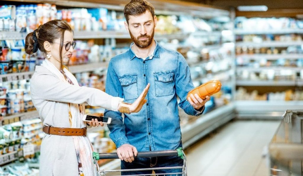 Huevos y leche, alimentos que no ceden ante inflación en Colombia
