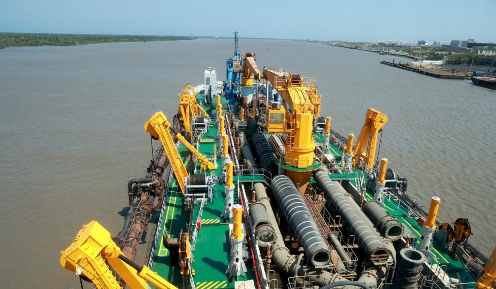 Dragado en el río Magdalena