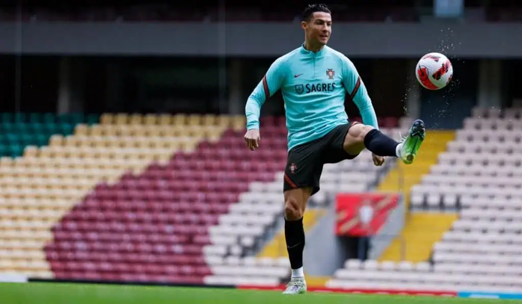 Cristiano Ronaldo firmó acuerdo con Binance para lanzar colecciones de NFT Cristiano Ronaldo es el jugador más costoso