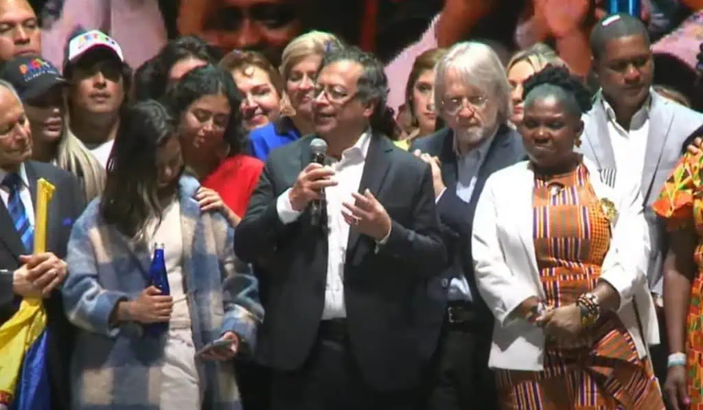 Gustavo Petro: “Vamos a desarrollar el capitalismo en Colombia” Gustavo Petro: “Vamos a desarrollar el capitalismo en Colombia”