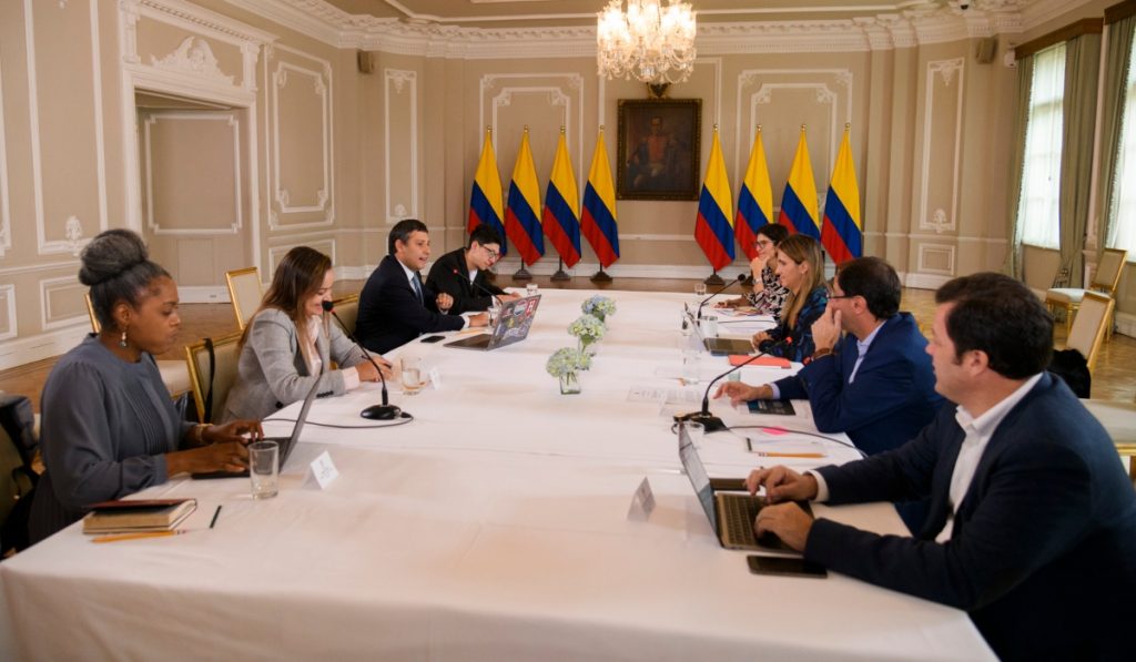 Colombia: Petro pide analizar Hidroituango y metro de Bogotá en empalme con Duque