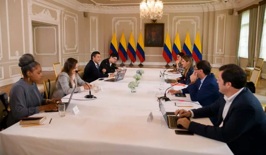 Colombia: Petro pide analizar Hidroituango y metro de Bogotá en empalme con Duque Colombia: Petro pide analizar Hidroituango y metro de Bogotá en empalme con Duque